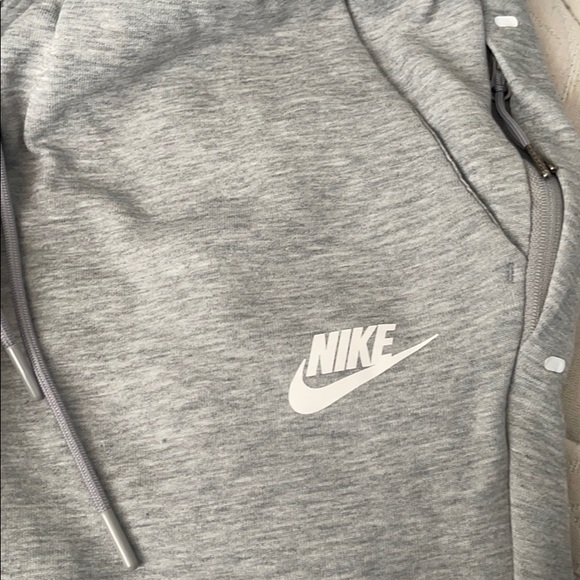 Nike Tech Fleece Grey WOMAN - Picture 3 of 3